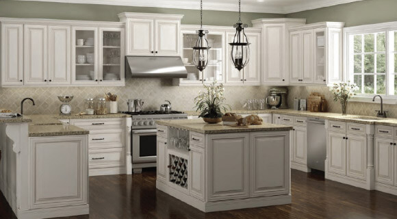 https://cabinetselect.com/cswp/wp-content/uploads/2021/07/Casselberry-Antique-White-10x10-Kitchen-Cabinet.jpg