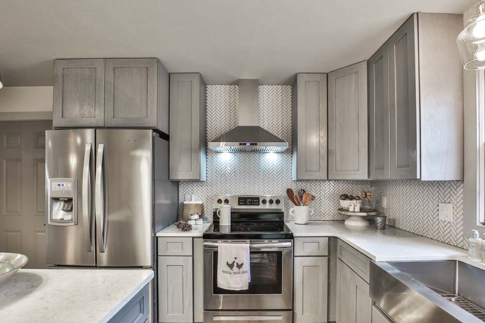 Nova Light Grey Shaker Kitchen Cabinets | Kitchen Design Inspiration | Cabinetselect.com