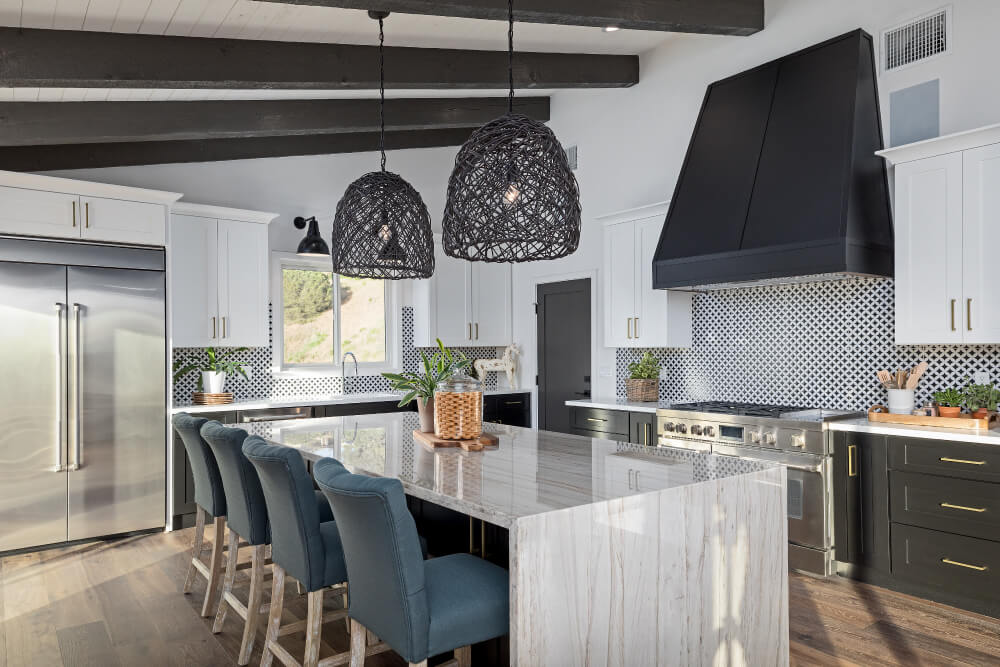Black White Shaker Kitchen Cabinets | Kitchen Design Inspiration | Cabinetselect.com