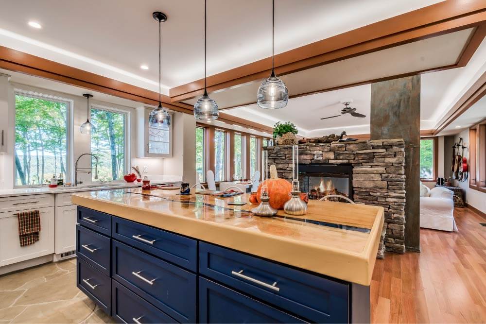 Shaker Blue Island White Cabinets | Kitchen Design Inspiration | Cabinetselect.com