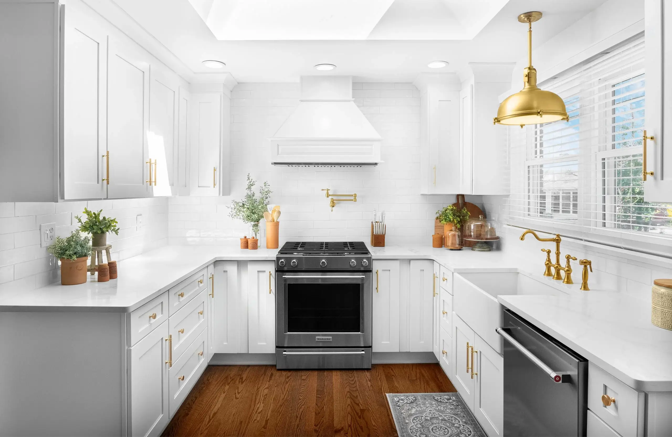 Ice White Shaker Kitchen by Cabinet Select